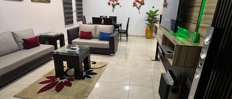 Apartment, 4 Bedrooms, Kitchen, Courtyard View | Desk, laptop workspace, free WiFi