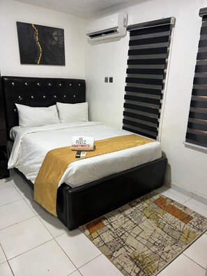 Apartment, 4 Bedrooms, Kitchen, Courtyard View | Free WiFi - RBZ Apartments (Lagos)