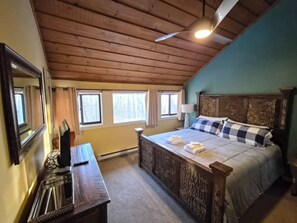 Desk, iron/ironing board, WiFi, bed sheets - Spacious, newly renovated w/ gas FP, near Loon. C4701 by LRS (Lincoln)