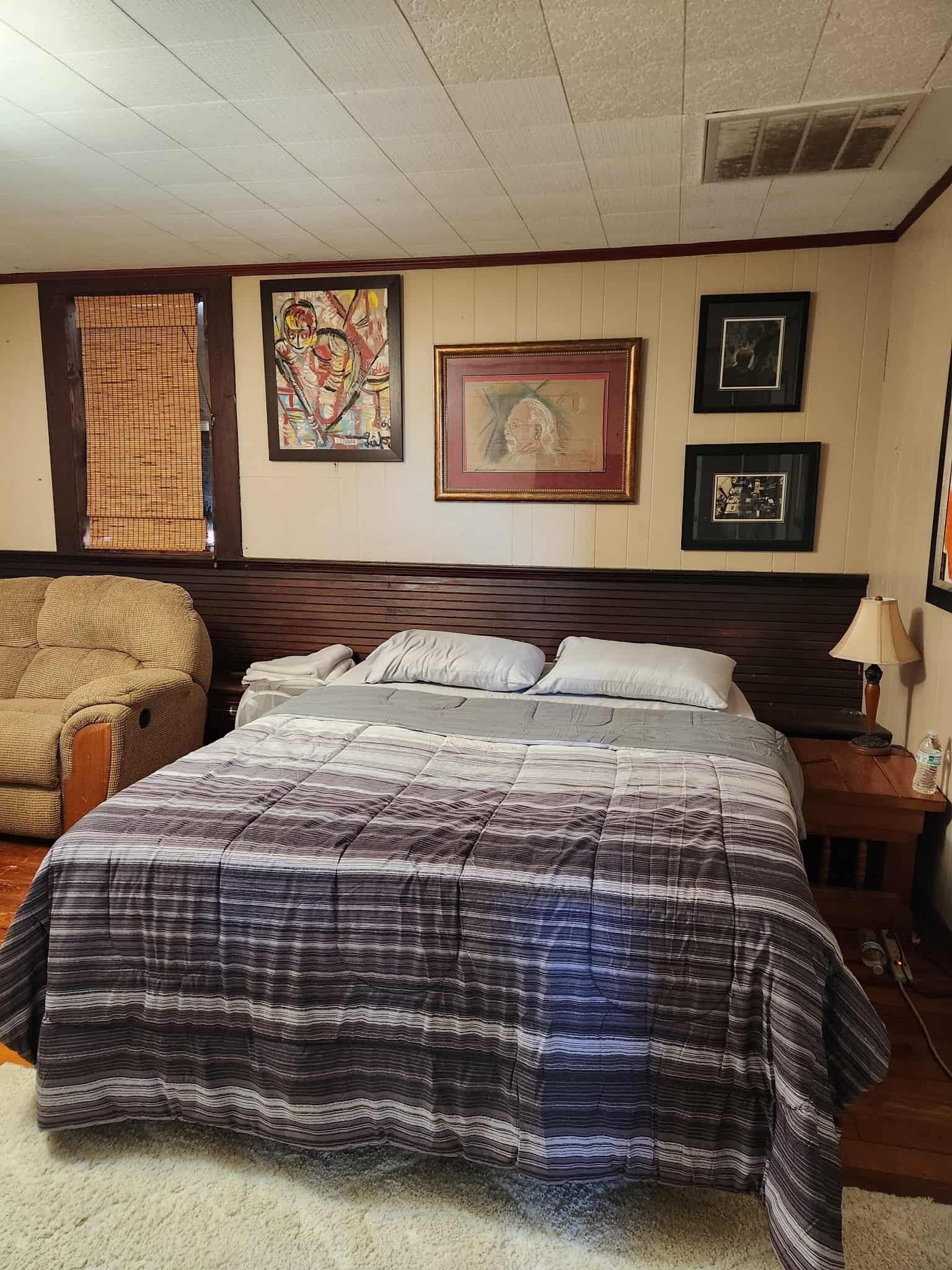 Internet, bed sheets