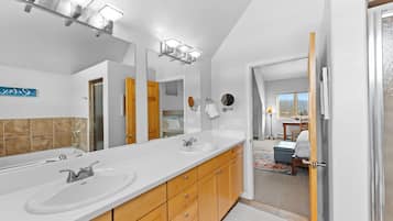 3 chambres, bureau, Wi-Fi gratuit, draps fournis