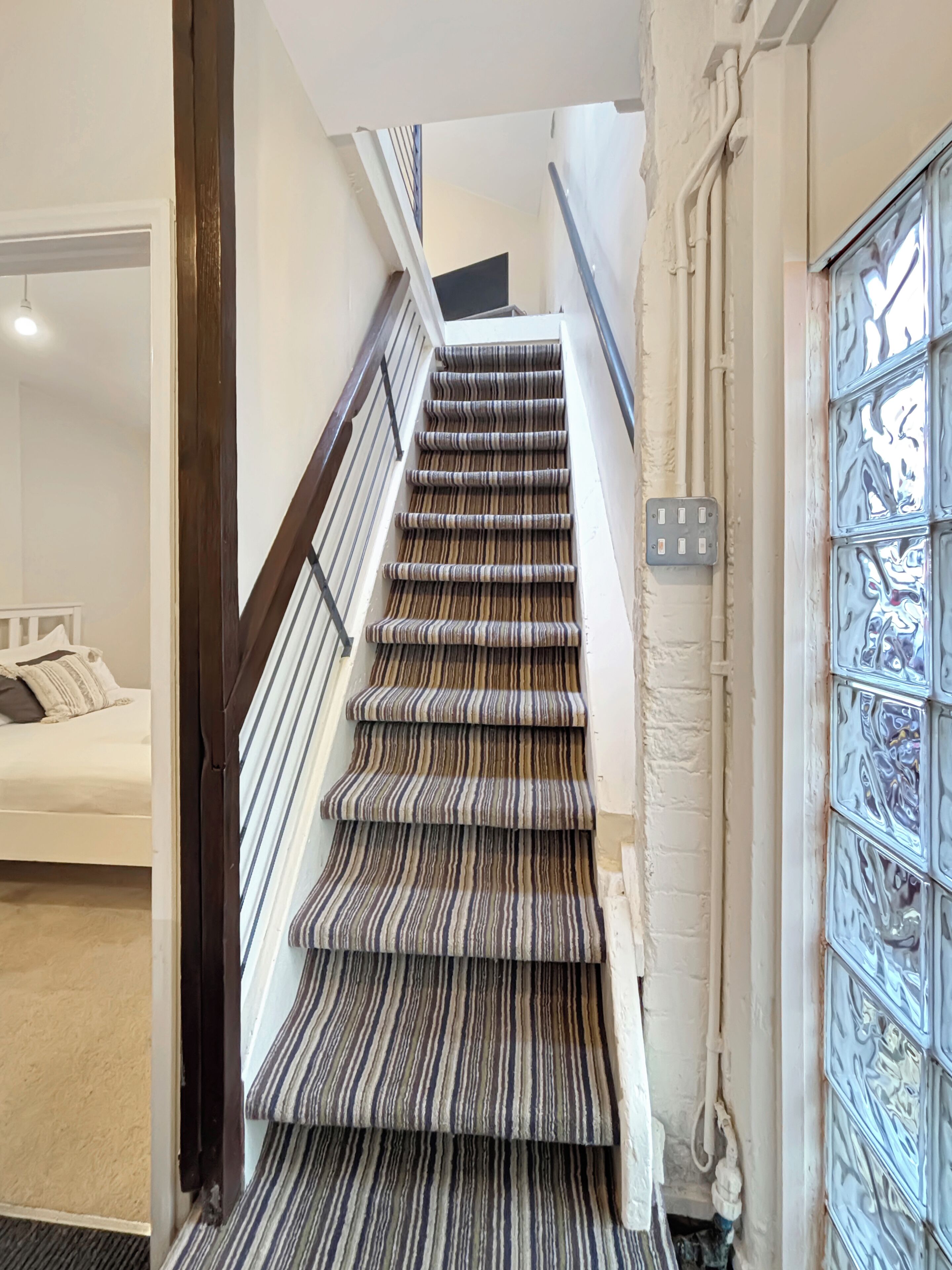 Bügeleisen/Bügelbrett, kostenloses WLAN, Bettwäsche