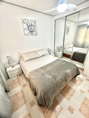 Iron/ironing board, Internet, bed sheets - 2BR Apartment Center of Torrevieja (Torrevieja)