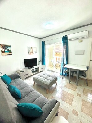 Living area - 2BR Apartment Center of Torrevieja (Torrevieja)