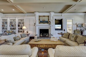 Smart TV, books - Amazing Oceanfront estate (Hilton Head)