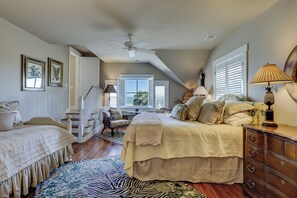 6 bedrooms, iron/ironing board, WiFi, bed sheets - Amazing Oceanfront estate (Hilton Head)