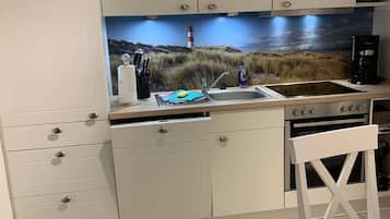 Kühlschrank, Ofen, Herdplatte, Geschirrspüler