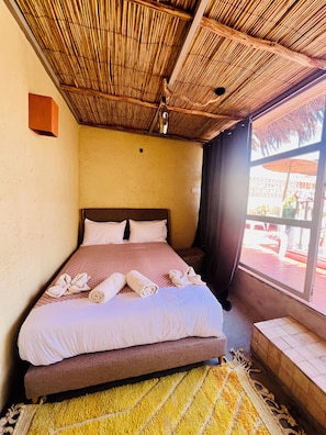 Iron/ironing board, travel crib, free WiFi, bed sheets - Riad in the heart of the medina, cosy and bright, pool and services (Marrakech)