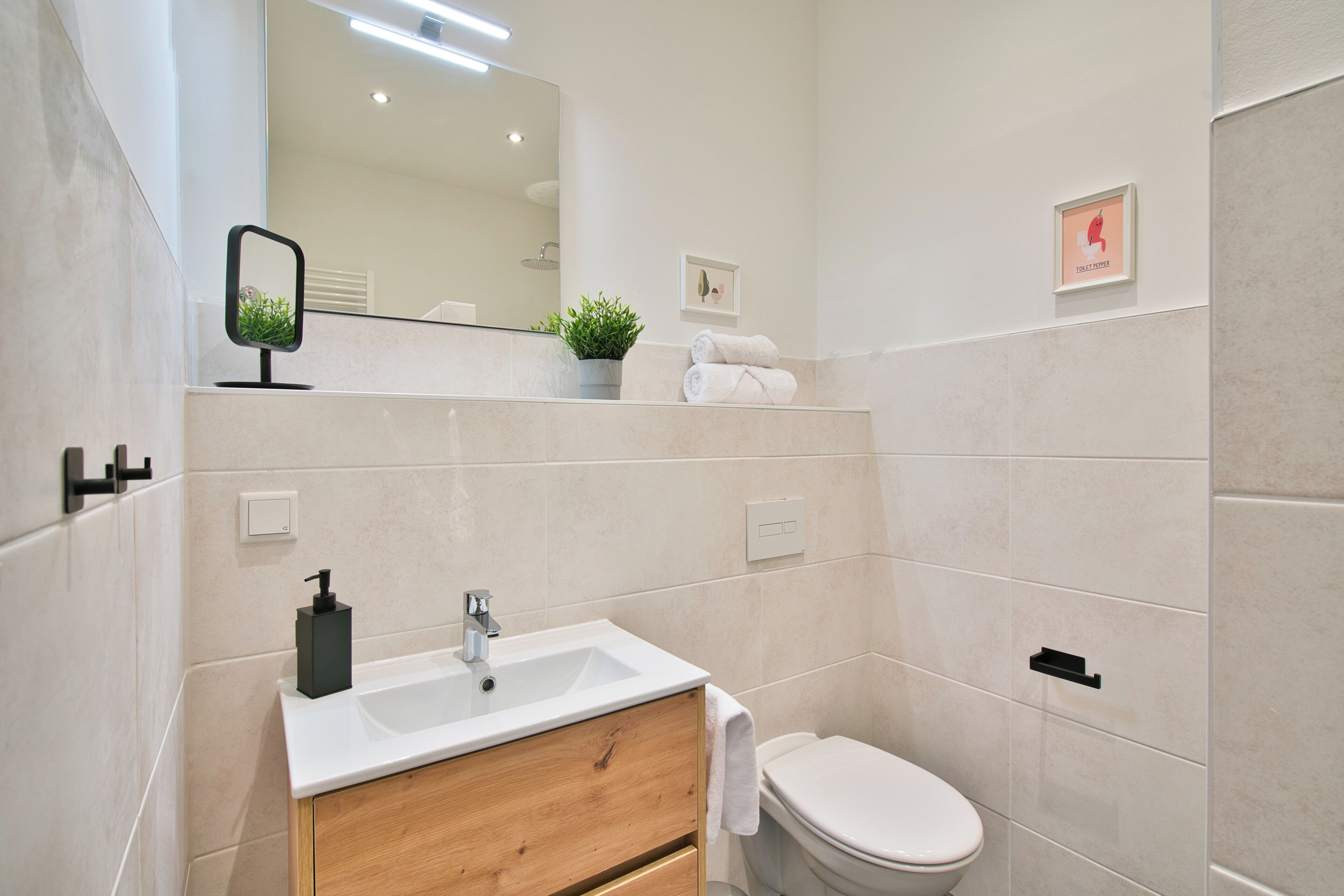 Luxury-Apartment, 1 King-Bett, Küche, Stadtblick | Badezimmer | Kostenlose Toilettenartikel, Haartrockner, Handtücher, Seife