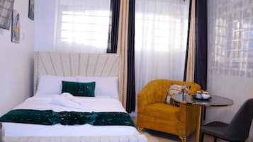 Bügeleisen/Bügelbrett, WLAN, Bettwäsche