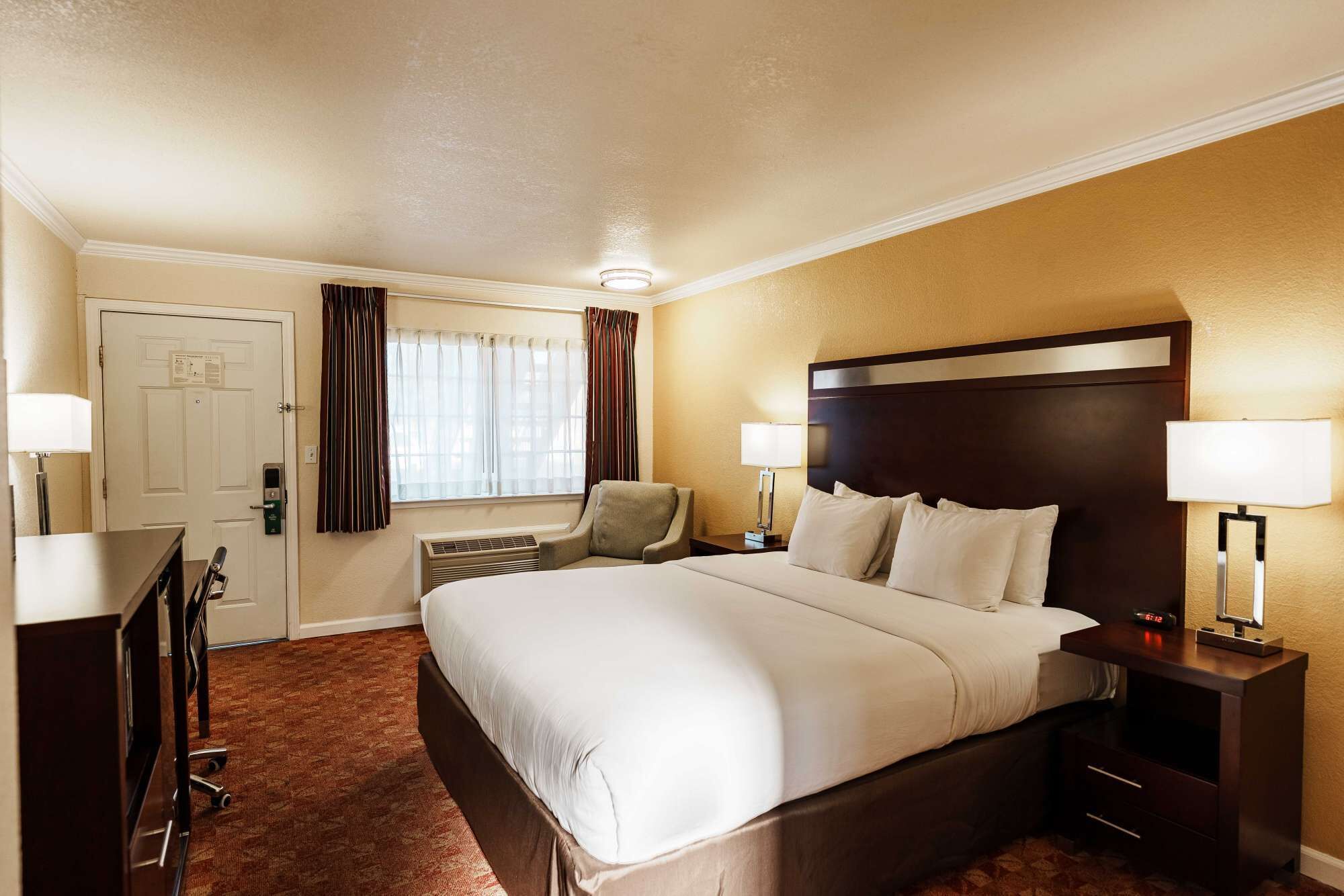 1 間睡房、書桌、熨斗/熨衫板、Wi-Fi