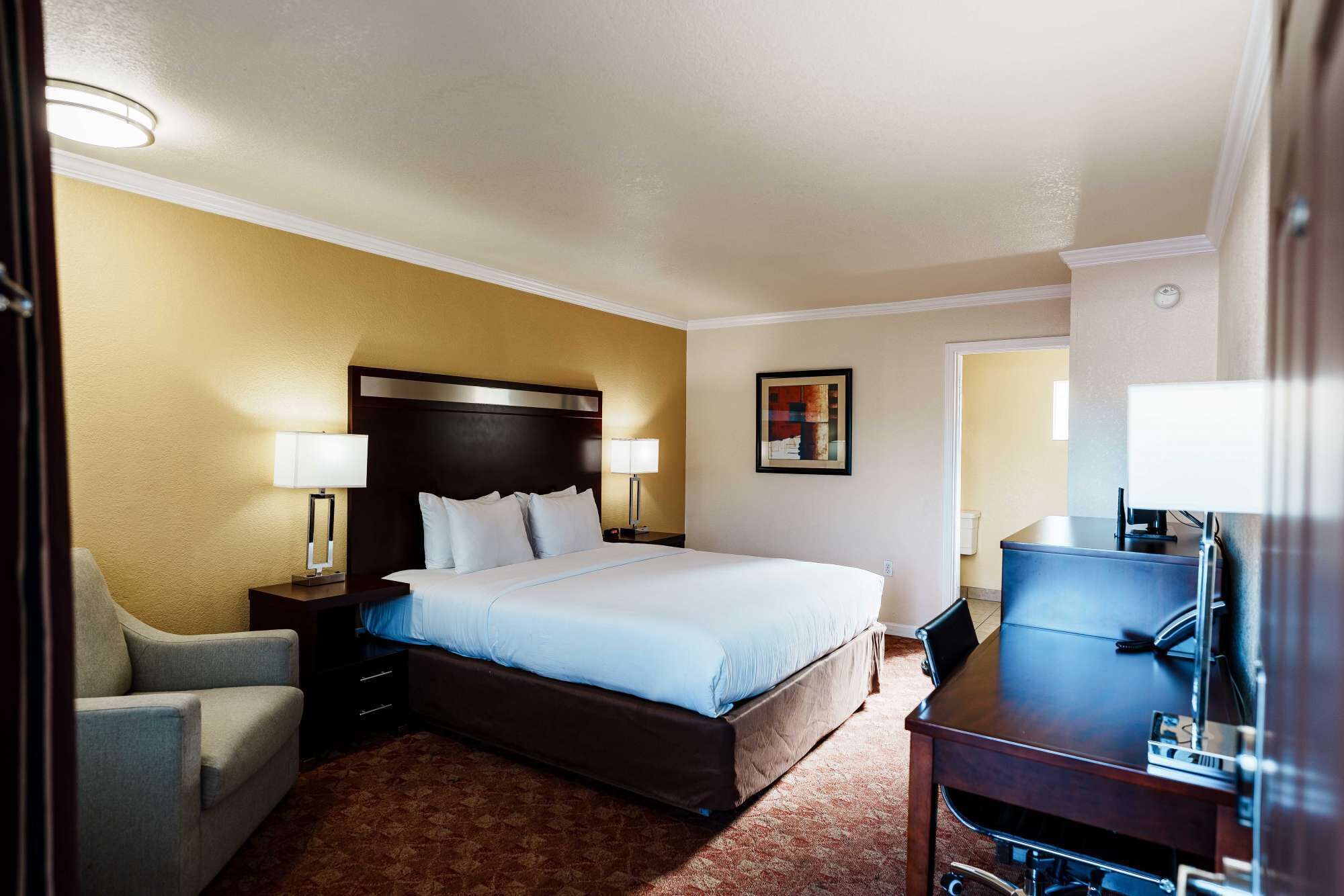 1 chambre, bureau, fer et planche à repasser, Wi-Fi