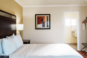 1 bedroom, desk, iron/ironing board, WiFi