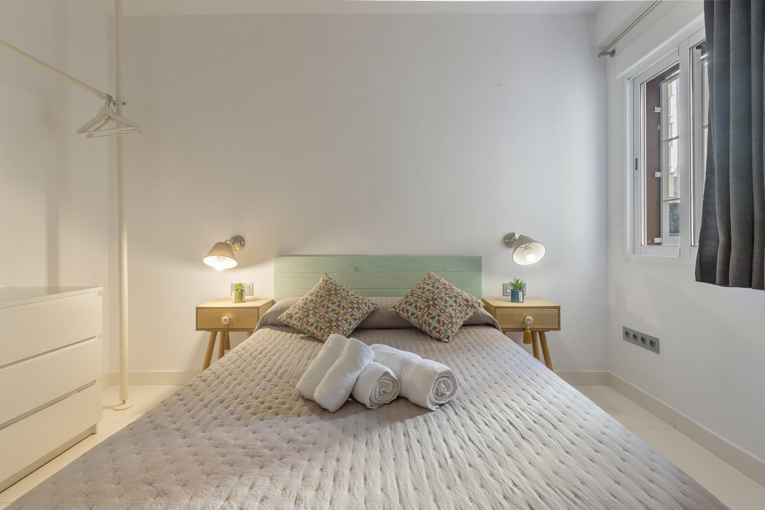 Iron/ironing board, WiFi