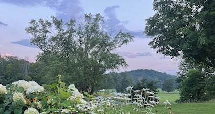 Gorgeous Hudson Valley Farmhouse On 14 Acres 3 Bedroom Home