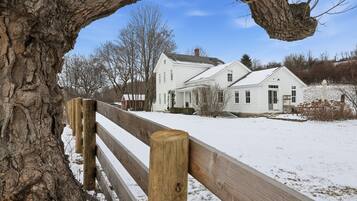 House, 3 Bedrooms | Exterior