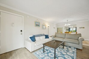 Apartment, 2 Schlafzimmer | Wohnbereich