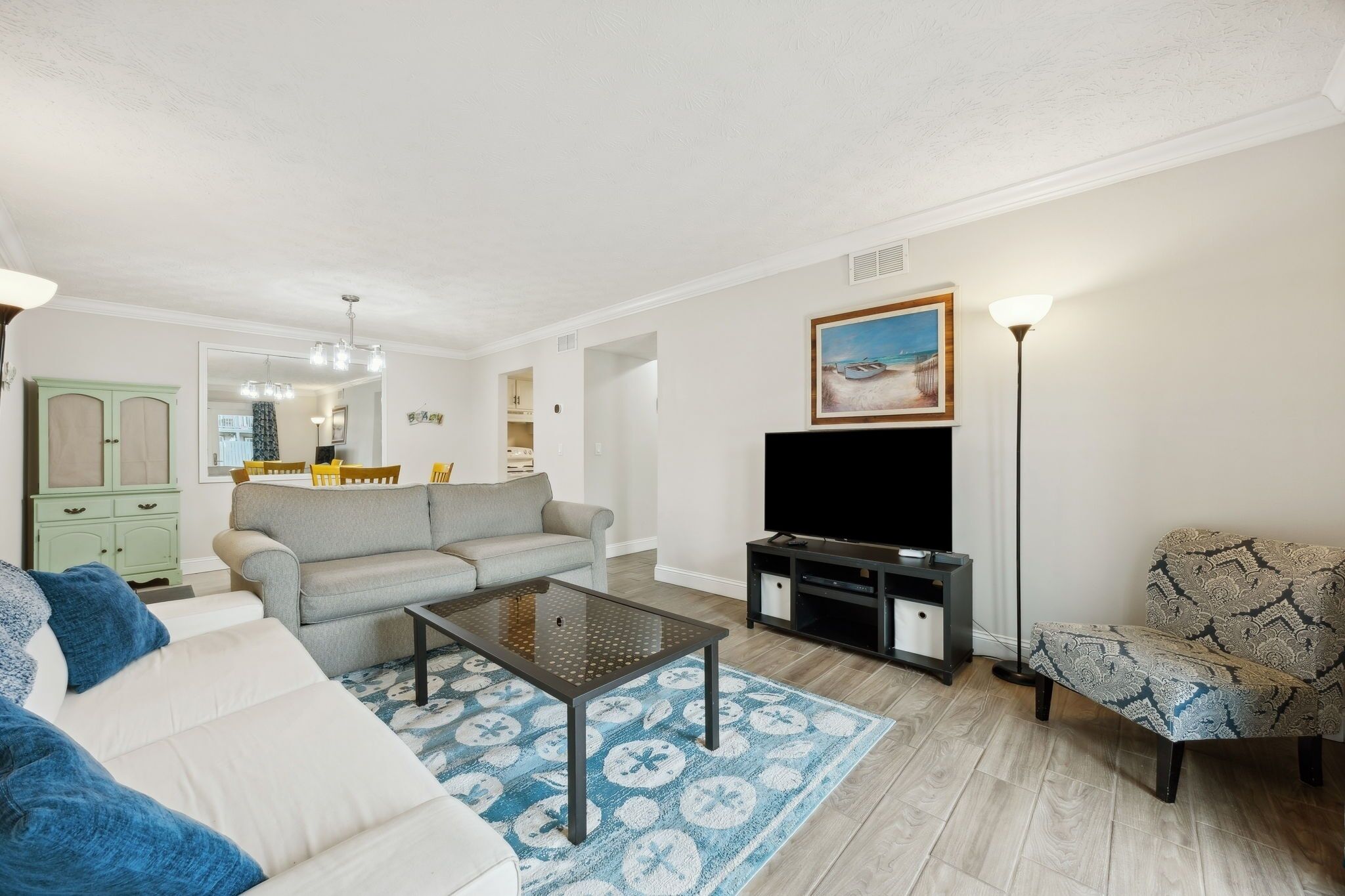 Condo, 2 quartos | Área de estar | Smart TV