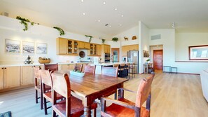 Dining - Snowcreek V #819 4 Bedroom Condo (Mammoth Lakes)