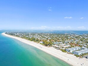 House, 2 Bedrooms | Beach | Beach nearby - Nautilus #111 2 Bedroom Home (Holmes Beach)