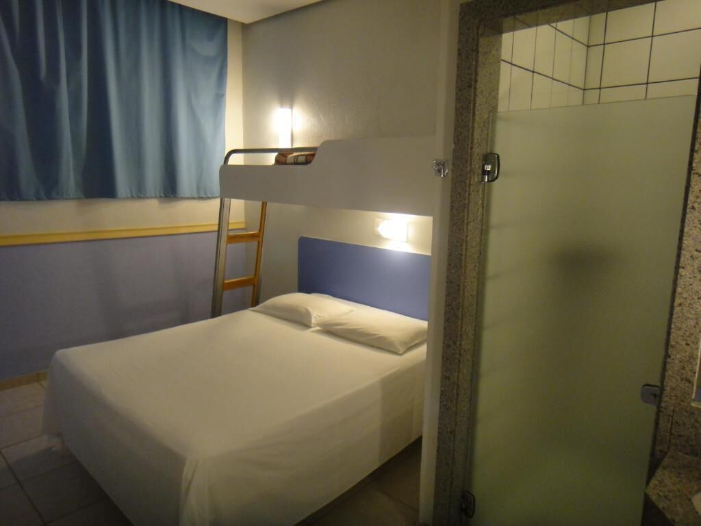 Economic | Free WiFi, bed sheets