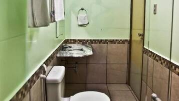 Family Room | Free WiFi, bed sheets