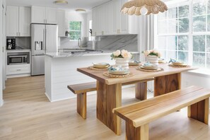 Micro-ondes, four, plaque de cuisson, lave-vaisselle