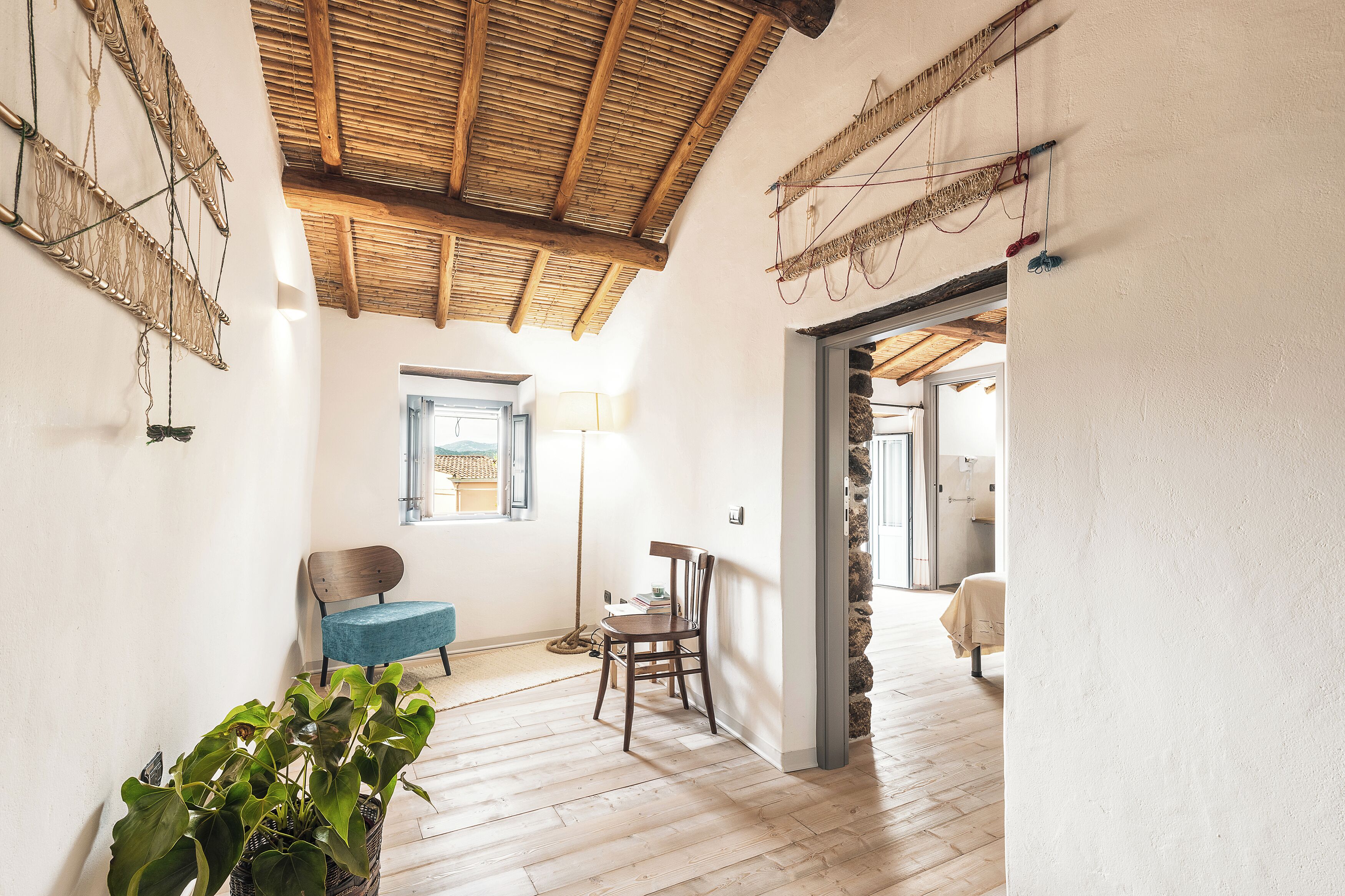 Quarto casal superior | Área de estar | Smart TV 32 polegadas com canais digitais