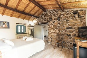 Superior Double Room | Memory foam beds, minibar, desk, free WiFi - Sa Crai B&B Sardinian Experience (Lotzorai)