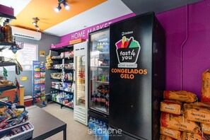 Gift shop - Apartments in Condominium w/ Great Infrastructure and 130 m From the Beach - AVR (Penha)