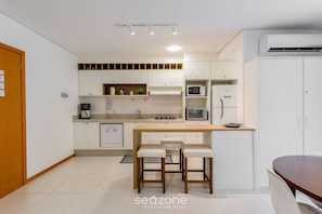 Private kitchen - Apartments in Condominium w/ Great Infrastructure and 130 m From the Beach - AVR (Penha)