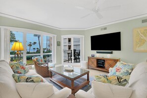 Smart TV - Stunning 2 Bedroom Villa with sweeping views of the Atlantic (Hilton Head Island)