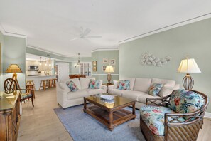 Smart TV - Stunning 2 Bedroom Villa with sweeping views of the Atlantic (Hilton Head Island)