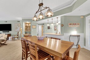 Dining - Stunning 2 Bedroom Villa with sweeping views of the Atlantic (Hilton Head Island)