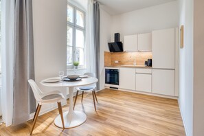 Comfort Apartment | Desk, laptop workspace, free WiFi - Full House Suites  Appartment 3 (Halle (Saale))