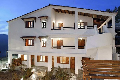 Goura Guesthouse Mountain Double Suite Lake Doxa