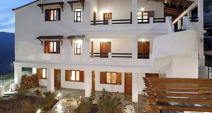 Goura Guesthouse Mountain Twin Suite Lake Doxa