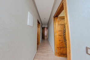 Shower, toilet paper - House Aisha (Tamraght)