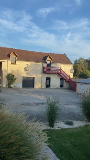 مدخل المنشأة