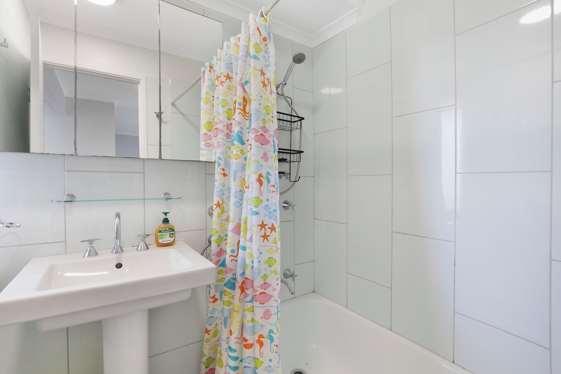 Een douche, handdoeken