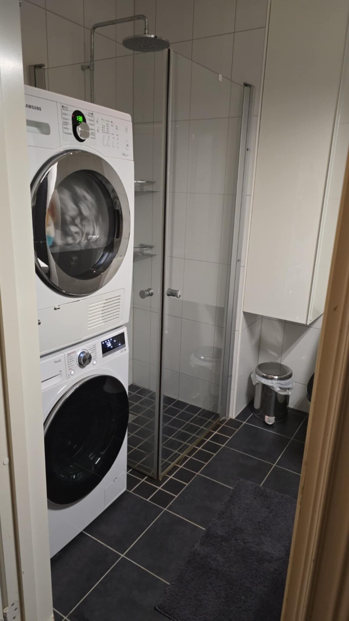 吹风机、毛巾、肥皂、卫生纸