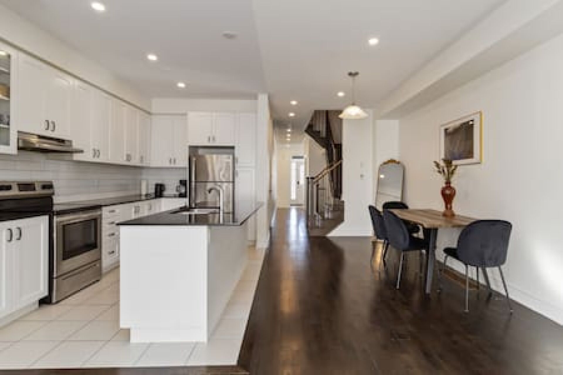 電子レンジ、オーブン、コンロ、  食器洗い機