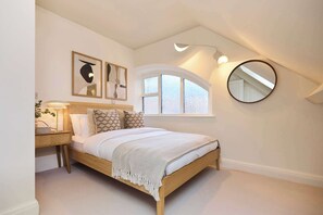 3 bedrooms, WiFi, bed sheets - St Simons Hall Retreat (London)