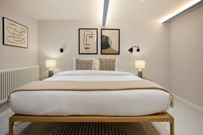 1 bedroom, desk, WiFi, bed sheets