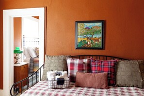 Free WiFi, bed sheets - Doc Holiday - Historic Hotel (Cimarron)