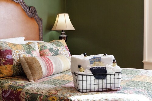 Remington - Historic Hotel Room