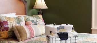 Remington - Historic Hotel Room