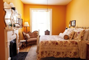 WiFi (無料)、ベッドシーツ