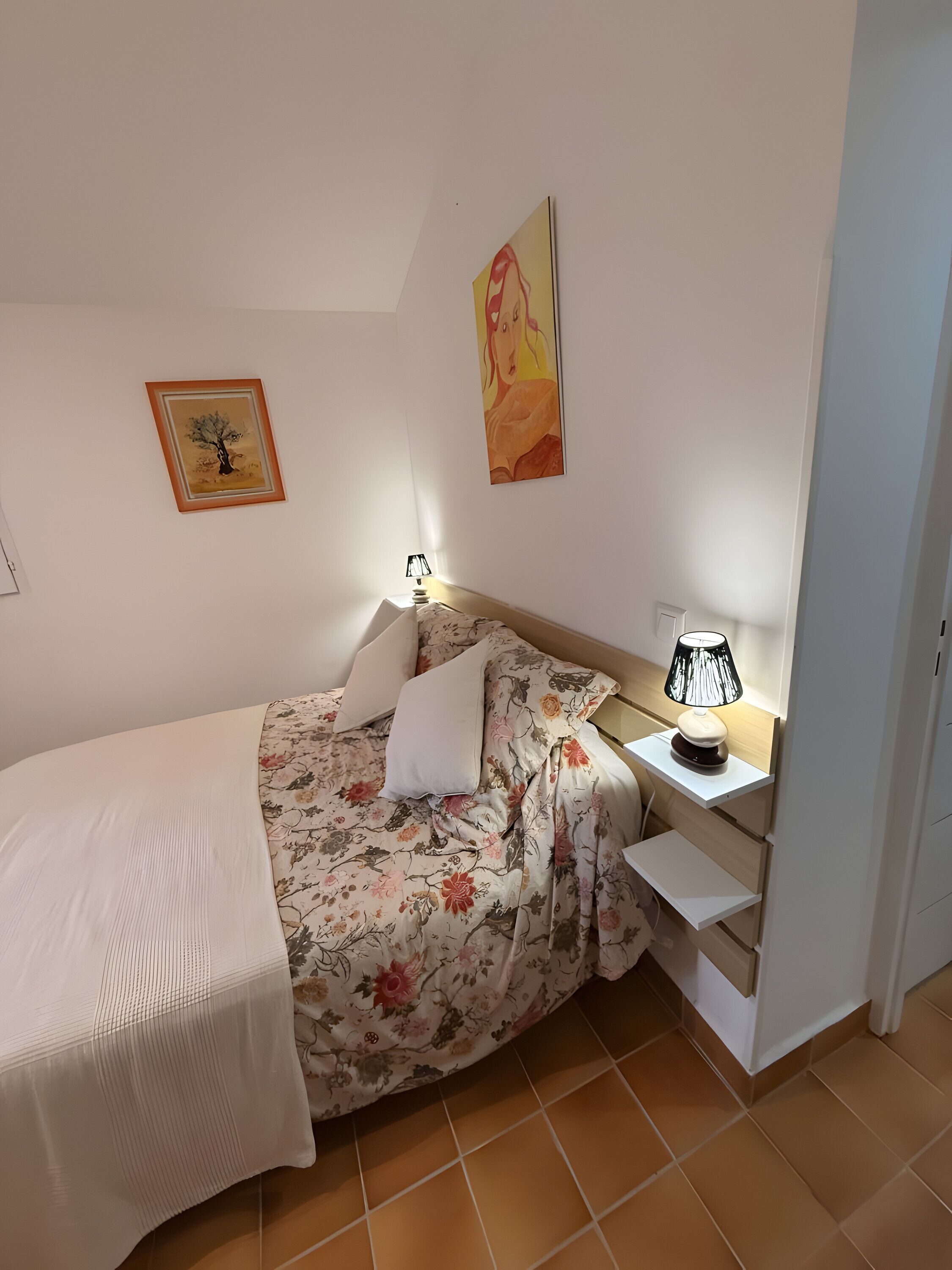 Bügeleisen/Bügelbrett, WLAN, Bettwäsche