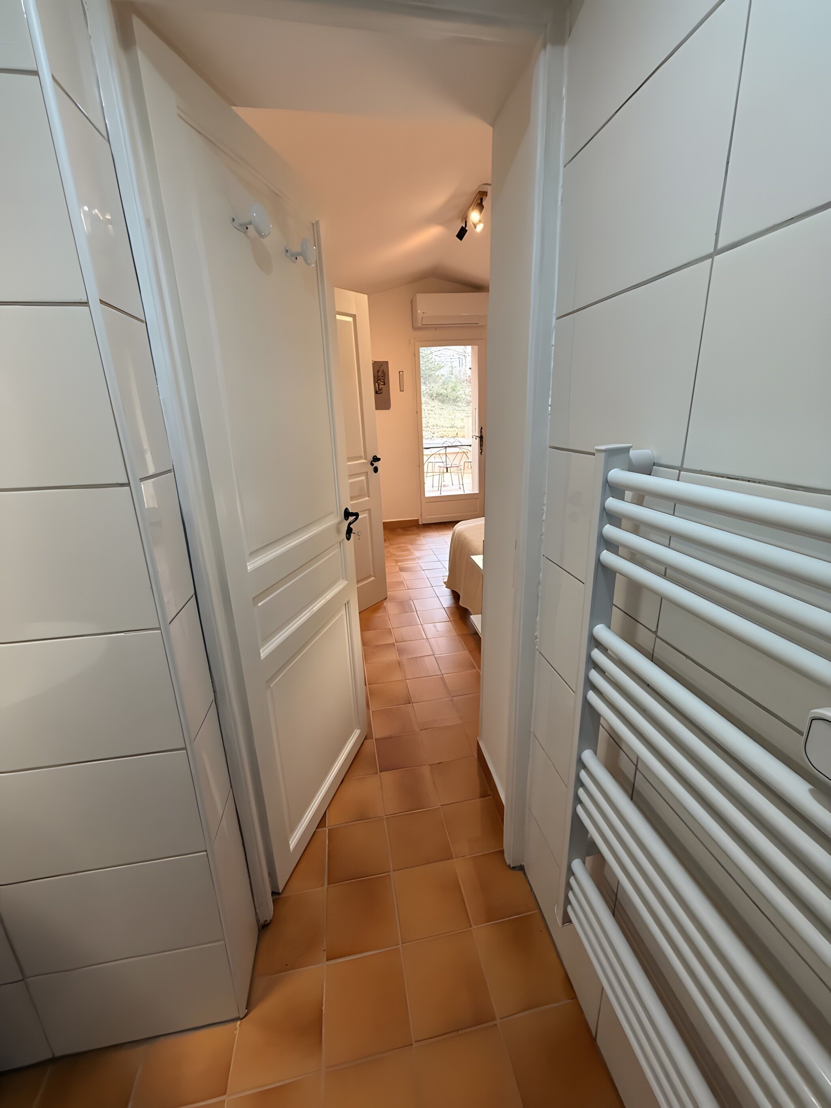 Strygejern/strygebræt, Wi-Fi, sengetøj